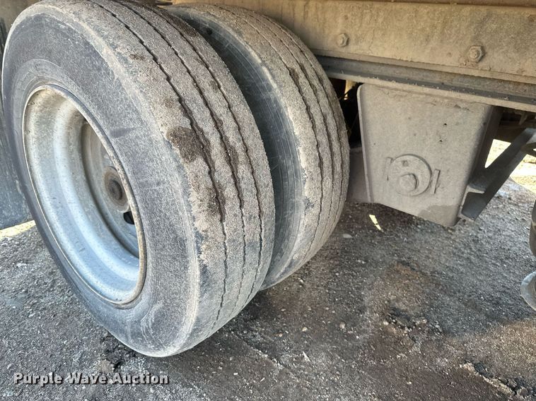 image for item DV0671 2005 Trail Eze tilt deck equipment trailer