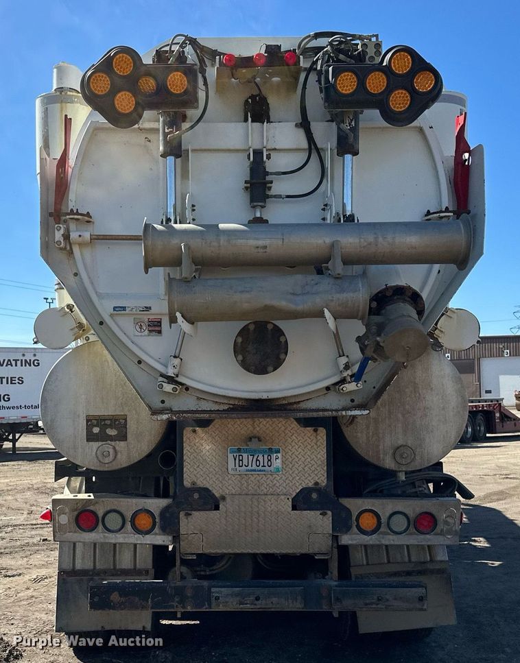 image for item DV0672 2012 Freightliner 114SD sewer jetter truck