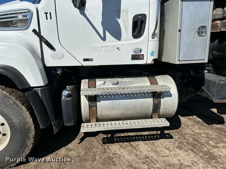 image for item DV0672 2012 Freightliner 114SD sewer jetter truck