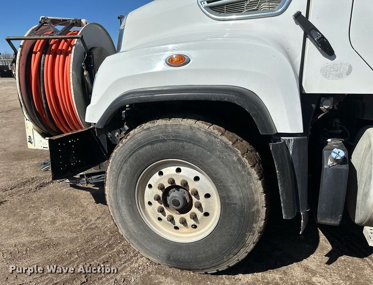 image for item DV0672 2012 Freightliner 114SD sewer jetter truck