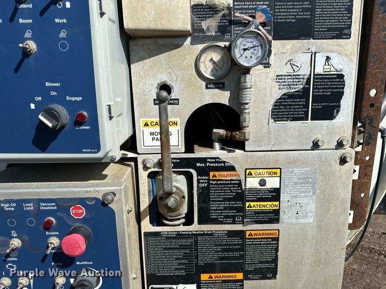 image for item DV0672 2012 Freightliner 114SD sewer jetter truck