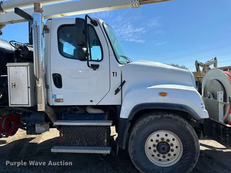 image for item DV0672 2012 Freightliner 114SD sewer jetter truck