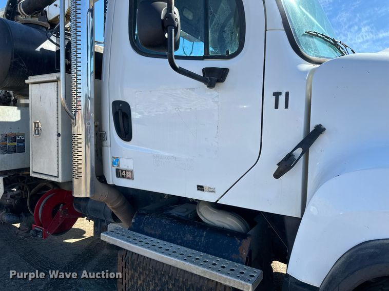 image for item DV0672 2012 Freightliner 114SD sewer jetter truck