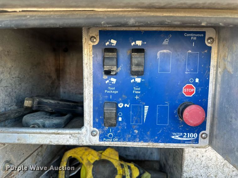 image for item DV0672 2012 Freightliner 114SD sewer jetter truck