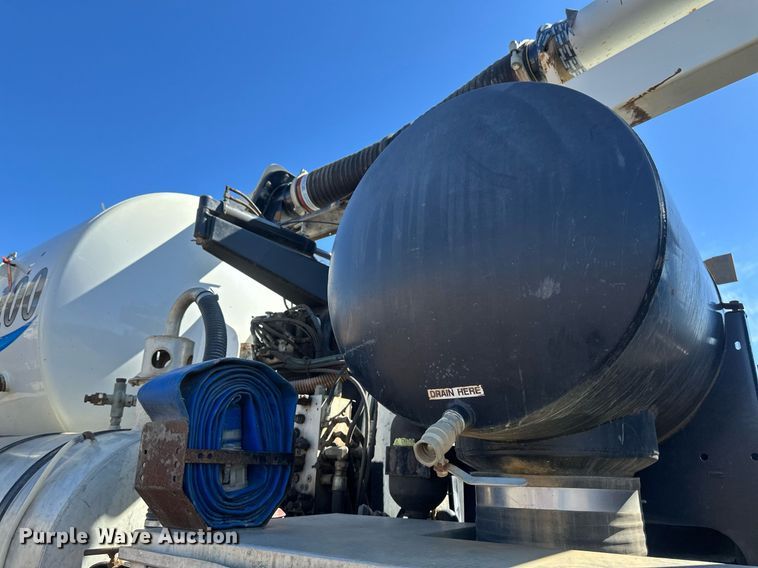 image for item DV0672 2012 Freightliner 114SD sewer jetter truck