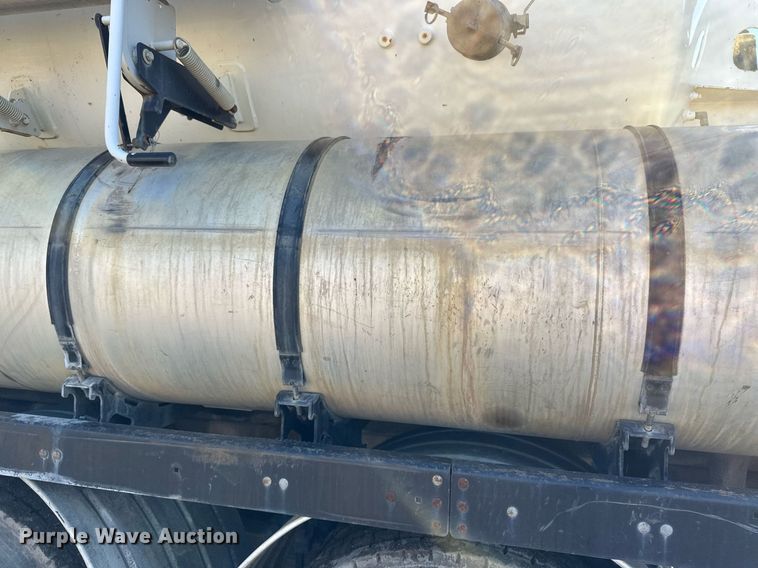 image for item DV0672 2012 Freightliner 114SD sewer jetter truck