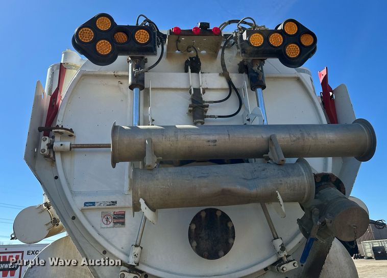 image for item DV0672 2012 Freightliner 114SD sewer jetter truck