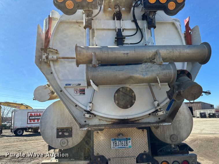 image for item DV0672 2012 Freightliner 114SD sewer jetter truck