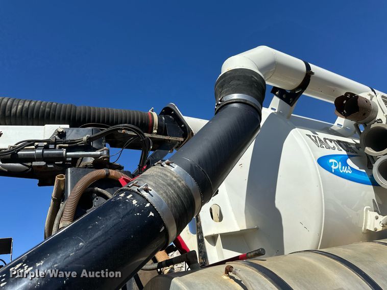 image for item DV0672 2012 Freightliner 114SD sewer jetter truck