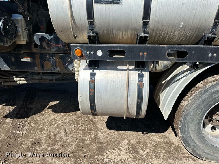 image for item DV0672 2012 Freightliner 114SD sewer jetter truck