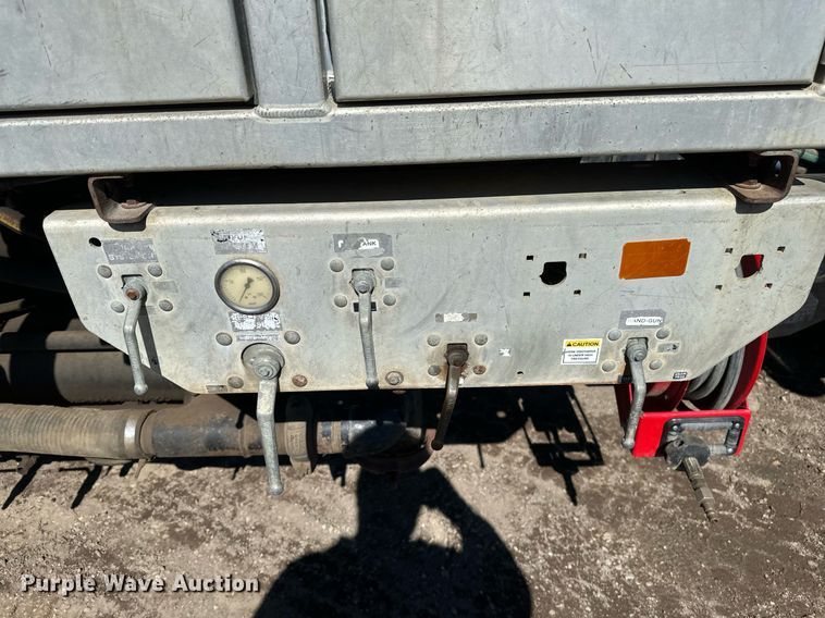 image for item DV0672 2012 Freightliner 114SD sewer jetter truck