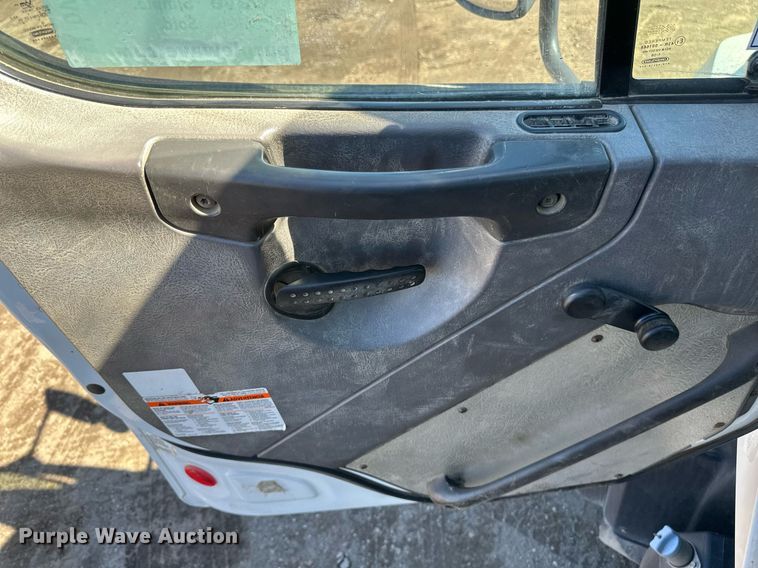 image for item DV0672 2012 Freightliner 114SD sewer jetter truck