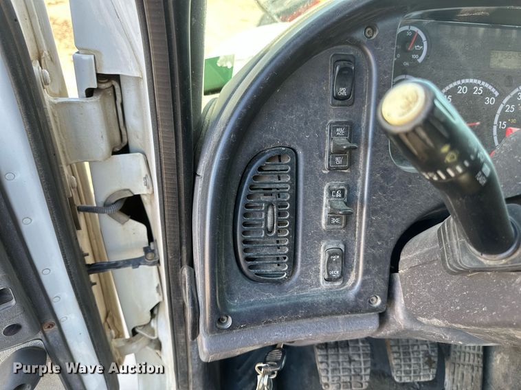 image for item DV0672 2012 Freightliner 114SD sewer jetter truck