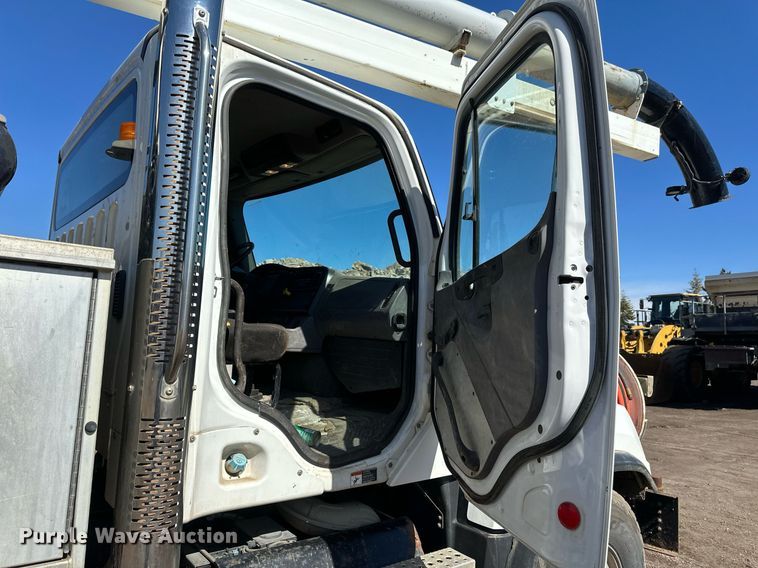 image for item DV0672 2012 Freightliner 114SD sewer jetter truck
