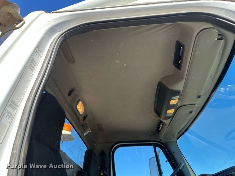 image for item DV0672 2012 Freightliner 114SD sewer jetter truck