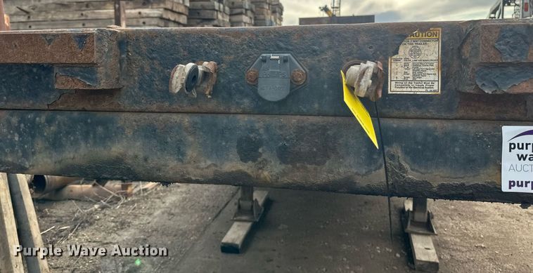 image for item DV0673 2012 Jet Company drop deck equipment trailer