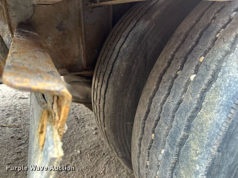 image for item DV0673 2012 Jet Company drop deck equipment trailer