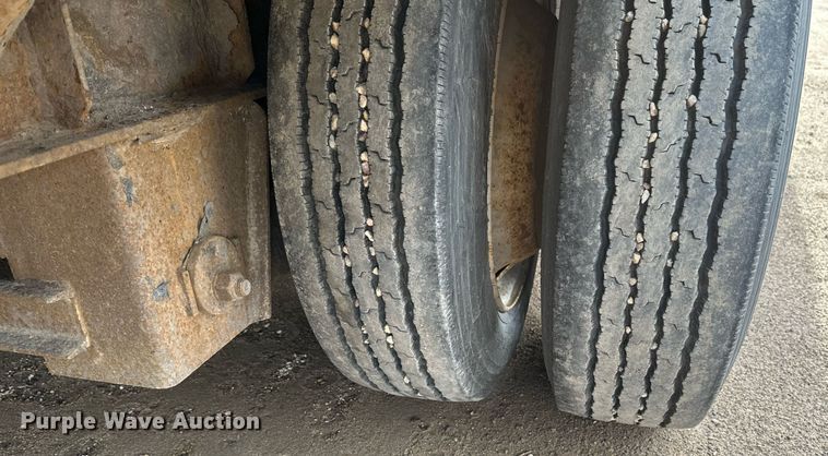 image for item DV0673 2012 Jet Company drop deck equipment trailer