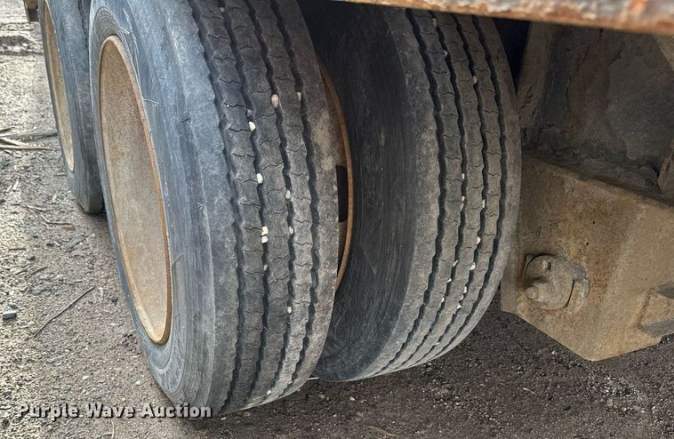 image for item DV0673 2012 Jet Company drop deck equipment trailer