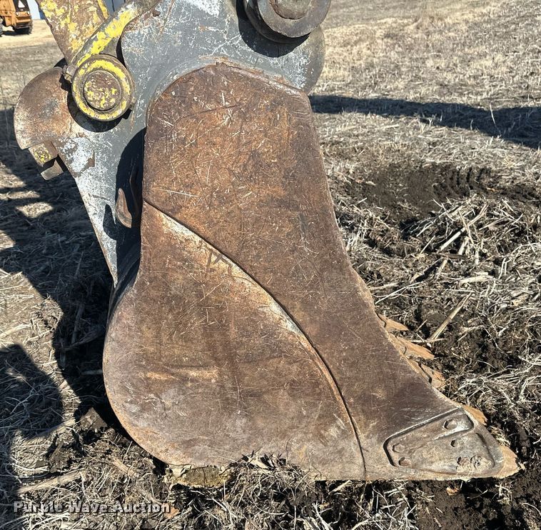 image for item DV0716 2000 Kobelco  SK210LC excavator