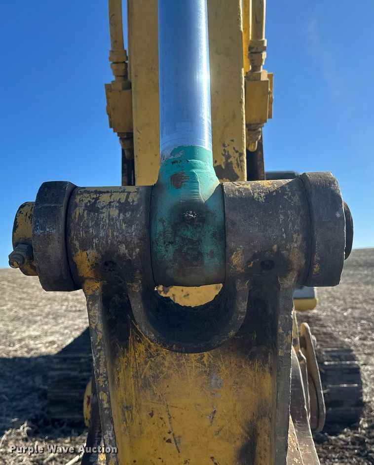 image for item DV0716 2000 Kobelco  SK210LC excavator