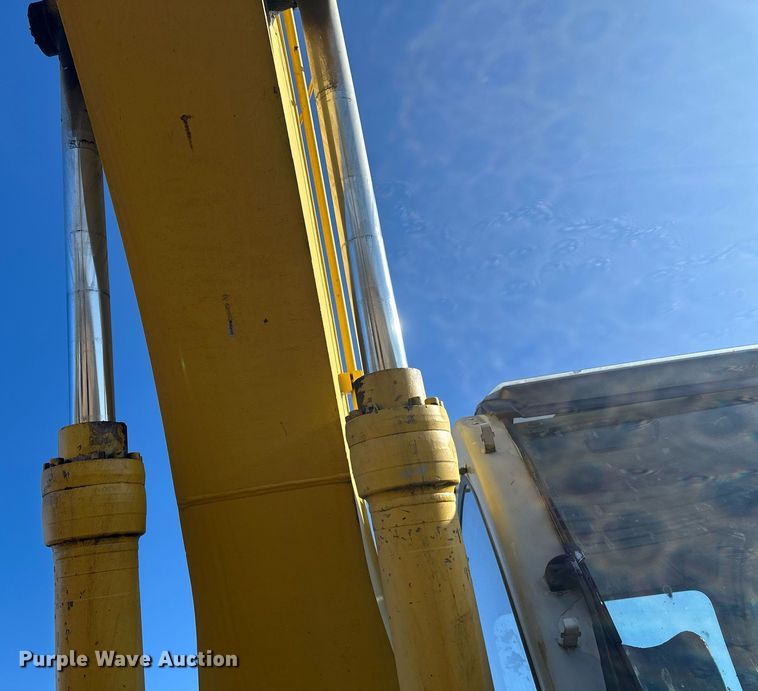 image for item DV0716 2000 Kobelco  SK210LC excavator