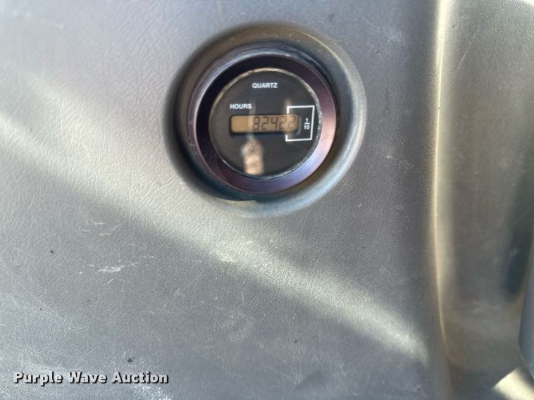 image for item DV0716 2000 Kobelco  SK210LC excavator