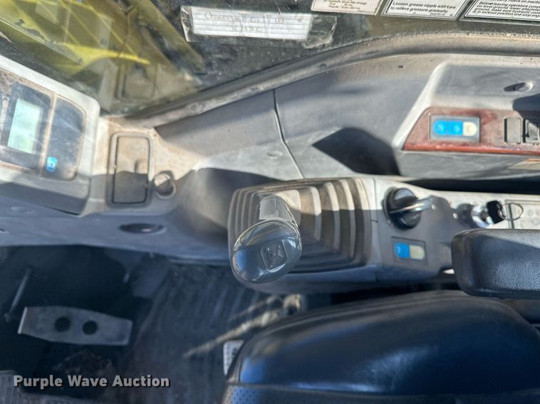 image for item DV0716 2000 Kobelco  SK210LC excavator