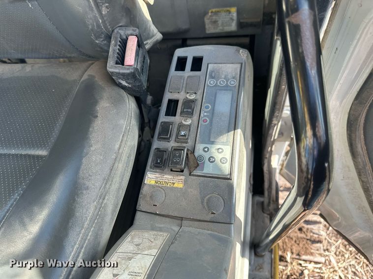 image for item DV0716 2000 Kobelco  SK210LC excavator