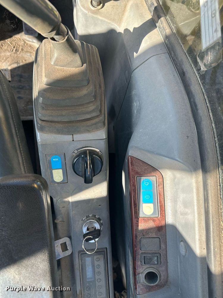 image for item DV0716 2000 Kobelco  SK210LC excavator