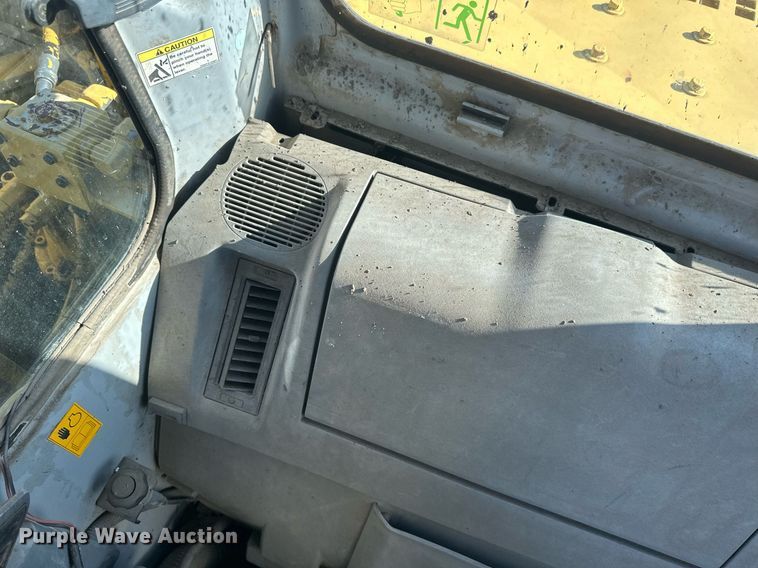 image for item DV0716 2000 Kobelco  SK210LC excavator