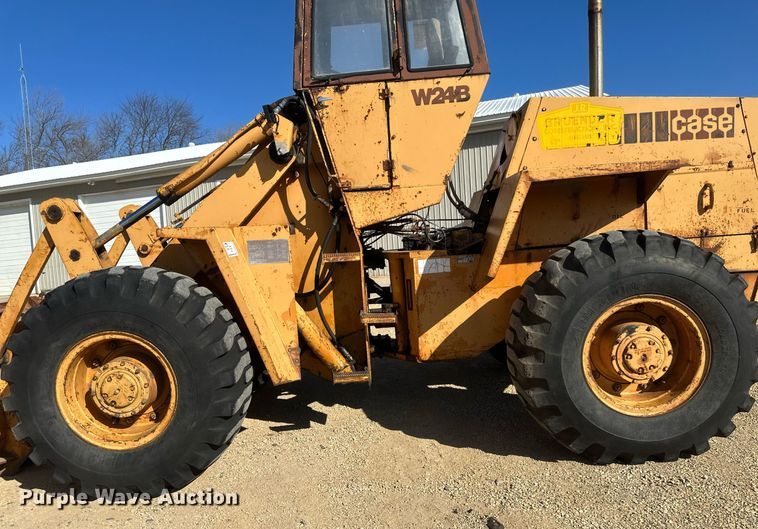 image for item DV0717 1973 Case W24B wheel loader