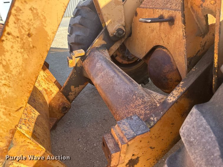 image for item DV0717 1973 Case W24B wheel loader