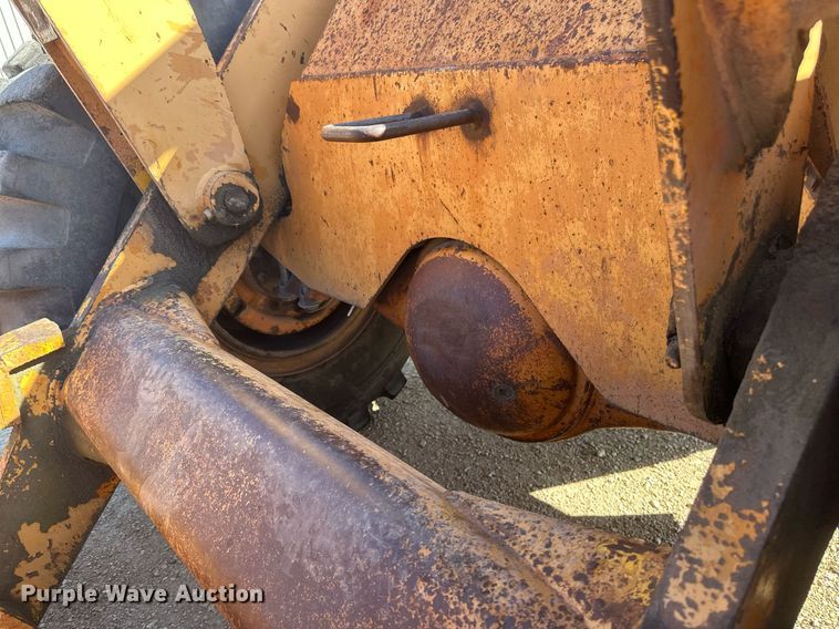 image for item DV0717 1973 Case W24B wheel loader