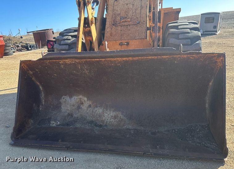 image for item DV0717 1973 Case W24B wheel loader