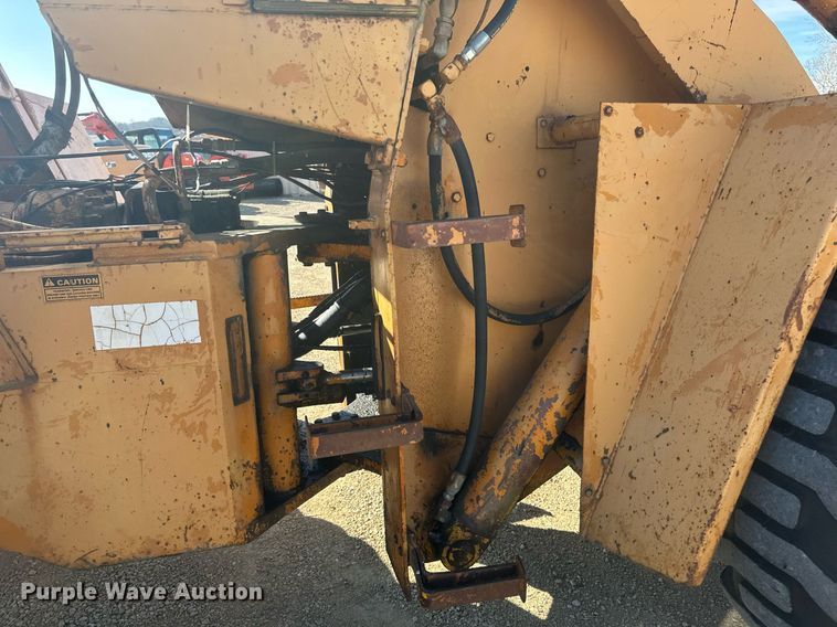 image for item DV0717 1973 Case W24B wheel loader