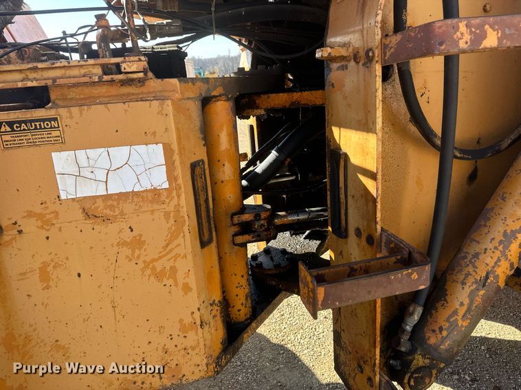 image for item DV0717 1973 Case W24B wheel loader