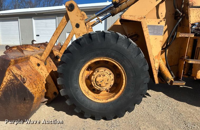 image for item DV0717 1973 Case W24B wheel loader