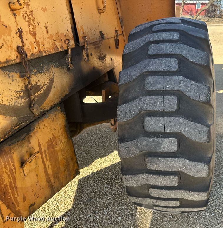 image for item DV0717 1973 Case W24B wheel loader