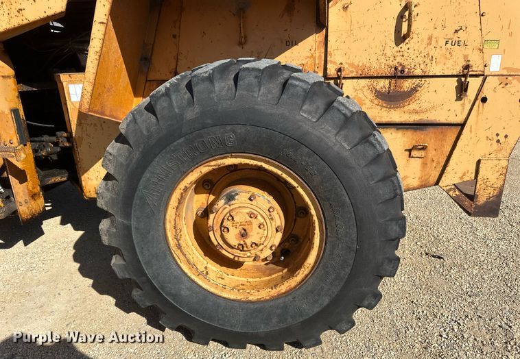 image for item DV0717 1973 Case W24B wheel loader
