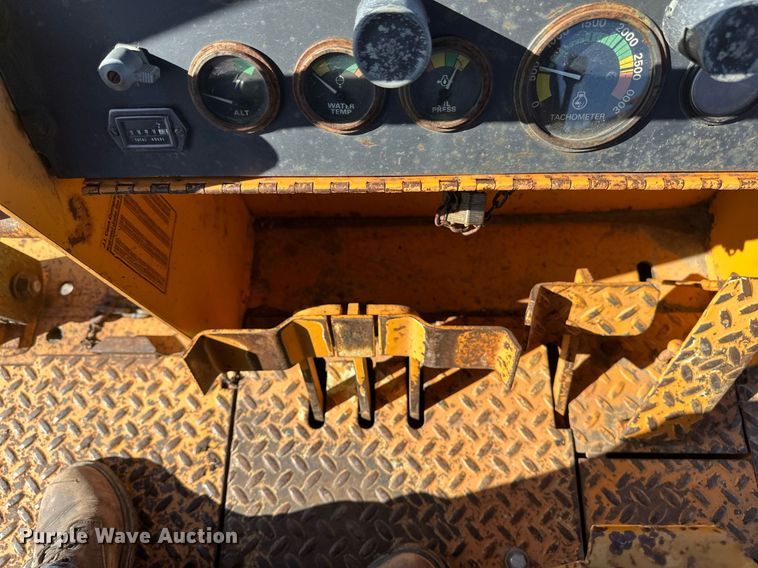 image for item DV0718 Case 1150C dozer