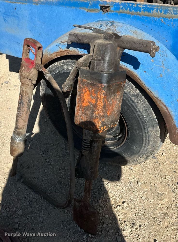 image for item DV0723 Worthington  Blue Brute 250 air compressor