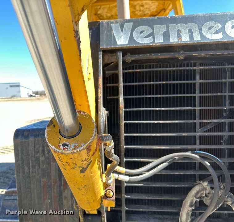 image for item DV0724 1998 Vermeer P185 Renegade cable plow