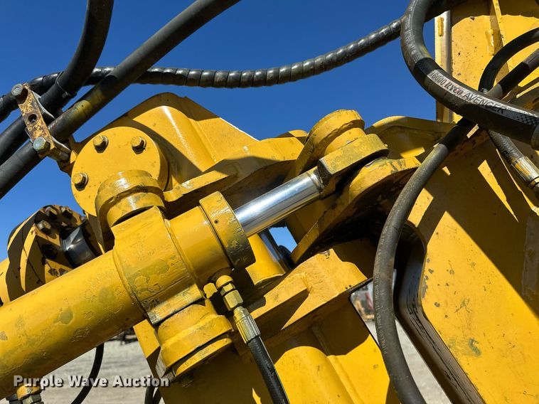 image for item DV0724 1998 Vermeer P185 Renegade cable plow