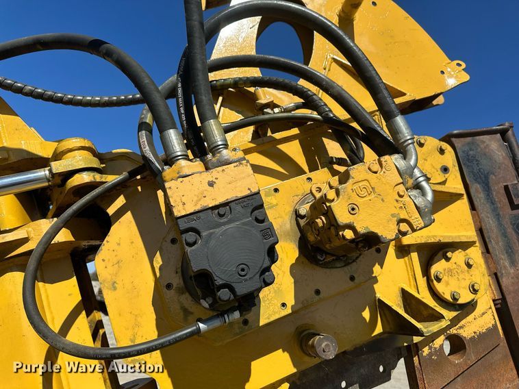 image for item DV0724 1998 Vermeer P185 Renegade cable plow