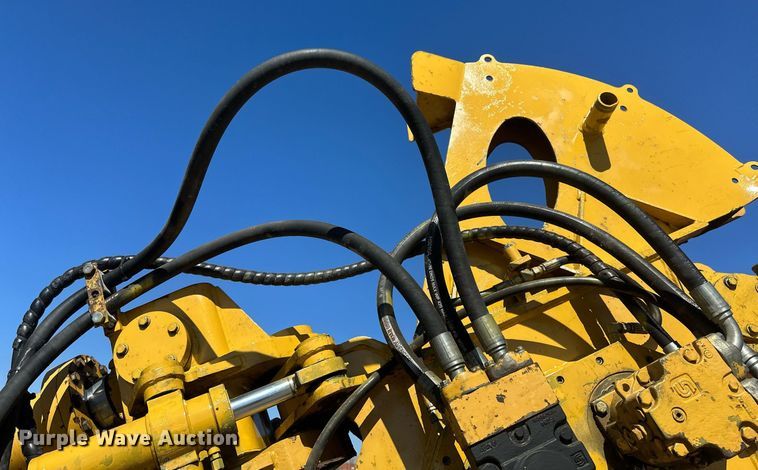 image for item DV0724 1998 Vermeer P185 Renegade cable plow