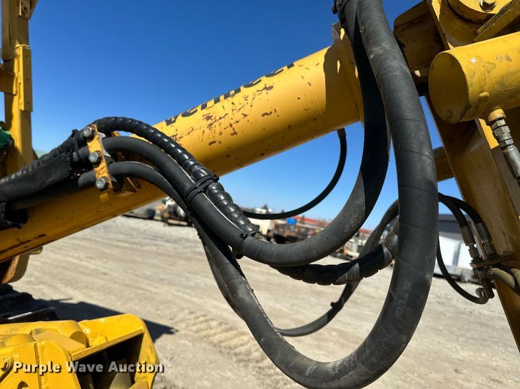 image for item DV0724 1998 Vermeer P185 Renegade cable plow