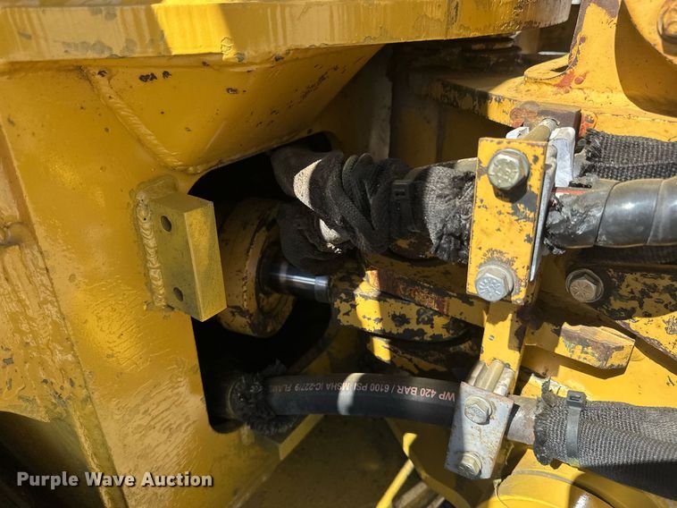 image for item DV0724 1998 Vermeer P185 Renegade cable plow