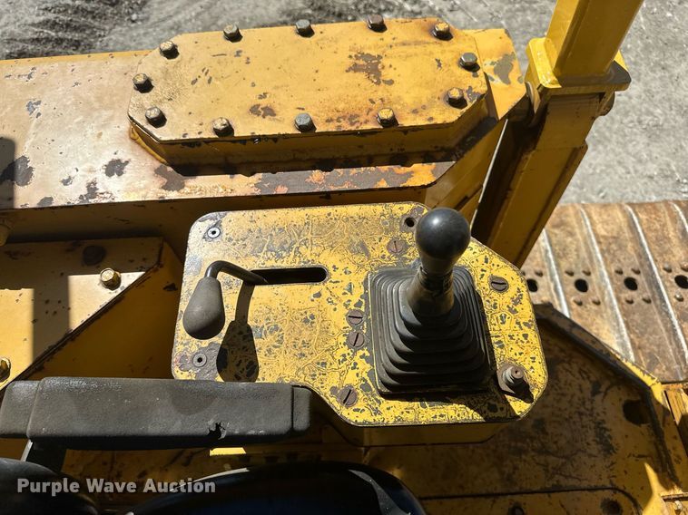 image for item DV0724 1998 Vermeer P185 Renegade cable plow