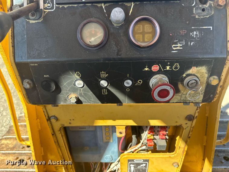 image for item DV0724 1998 Vermeer P185 Renegade cable plow